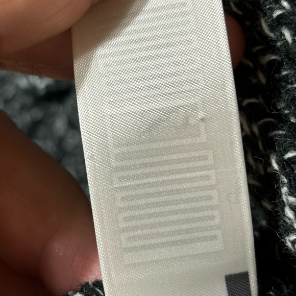 NWT Zara Asymmetrical Slit Hem Sweater - Picture 12 of 12